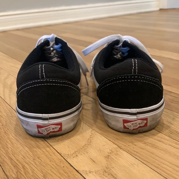 Like New Vans Low Pro Black & White Classics Mens 9.5 - Picture 4 of 7